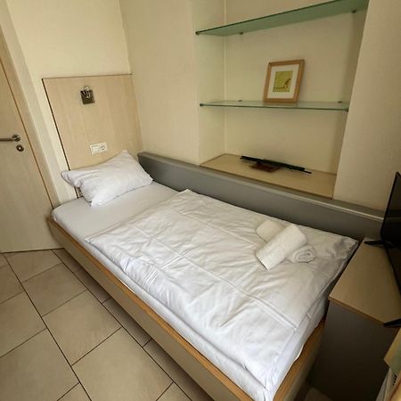 Hotel Pfaelzer Hof Enkenbach-Alsenborn ภายนอก รูปภาพ
